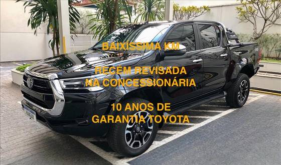 TOYOTA HILUX 2.8 D-4D TURBO DIESEL CD SRX PLUS 4X4 AUTOMÁTICO TOYOTA HILUX 2.8 D-4D TURBO DIESEL CD SRX PLUS 4X4 AUTOMÁTICO